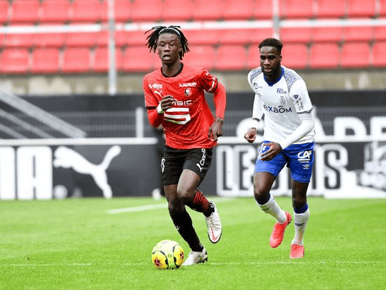 中欧体育官网包含AC米兰迎葡超关键赛，国际比赛日临场应变，底气十足，控场能力受关注的词条