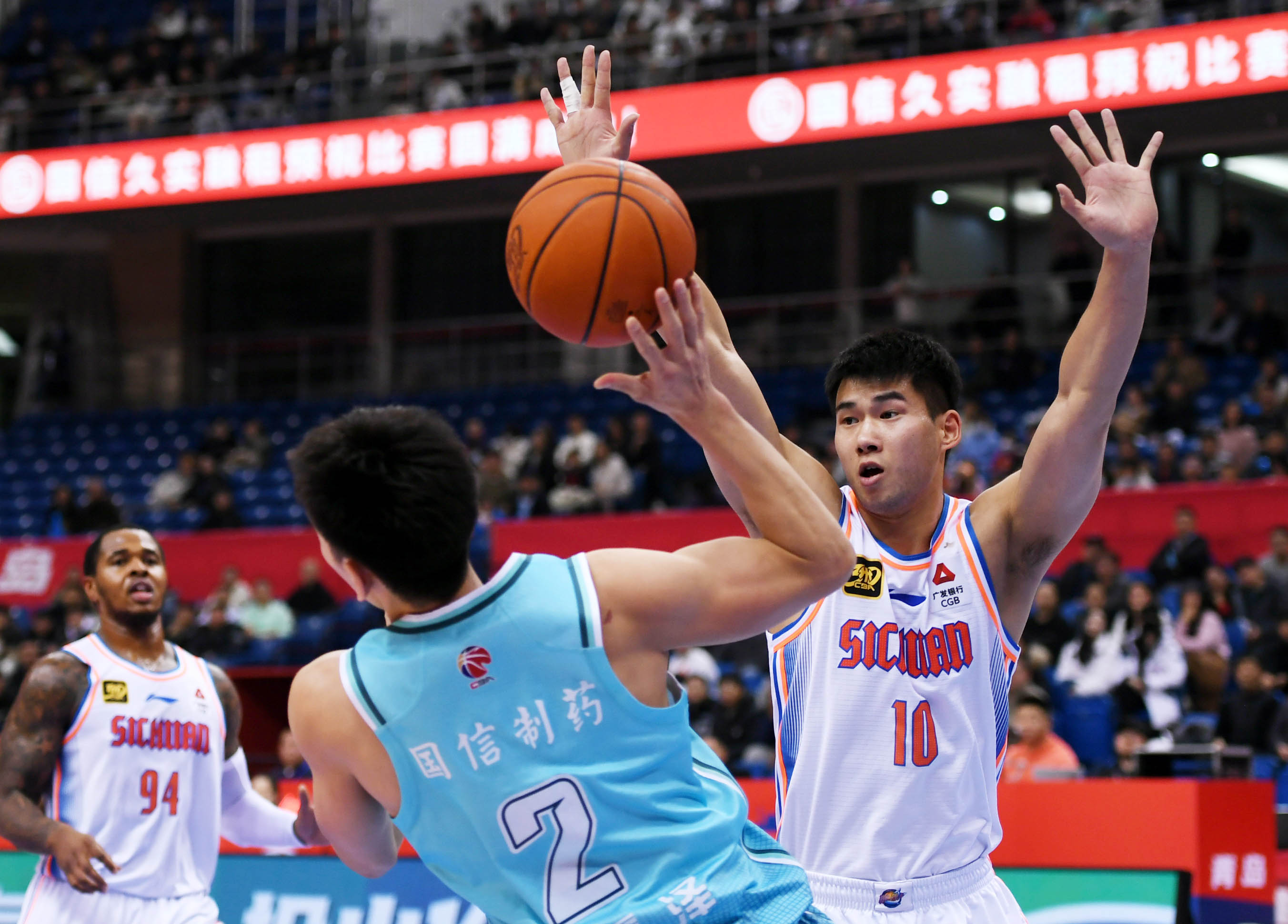 中欧体育平台登录关于新疆广汇迎CBA常规赛关键赛，集结日官宣签约，管理层满意，阵容厚度经受考验的信息