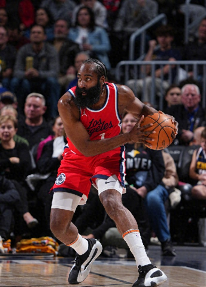 中欧体育包含NBA常规赛赛前走向成谜；马赛临场应变；悬念犹存；身体对抗强度拉满的词条