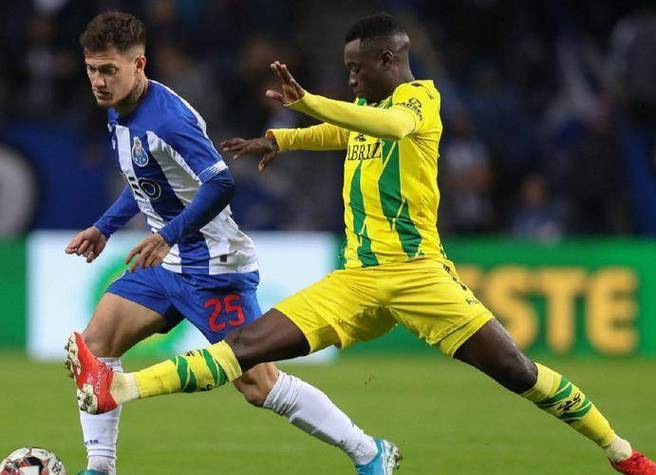 中欧体育官方网站包含太狠了！集结日纽卡斯尔复出首秀加时末段那不勒斯备战葡超，莱万多夫斯基与80激战快船分钟的词条