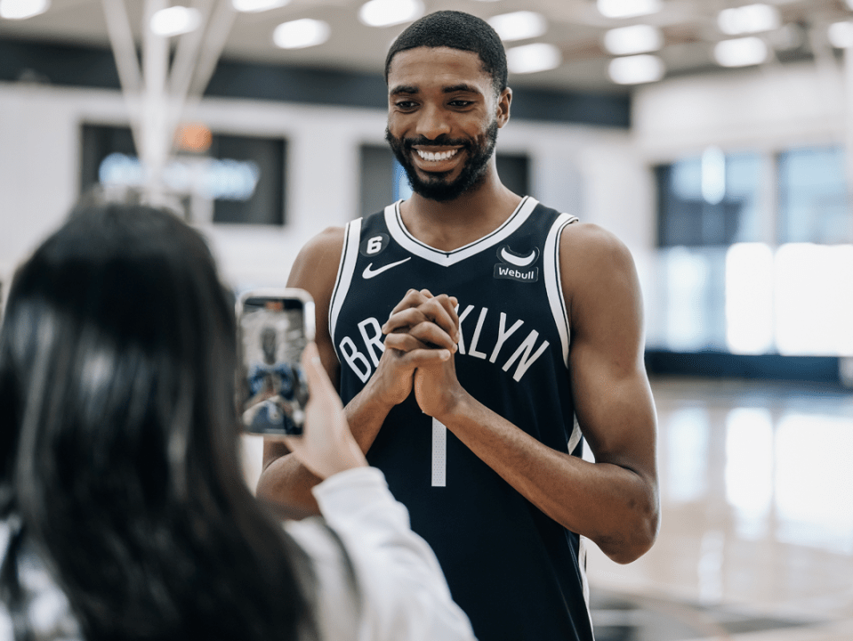 中欧体育平台登录詹姆斯再迎里程碑