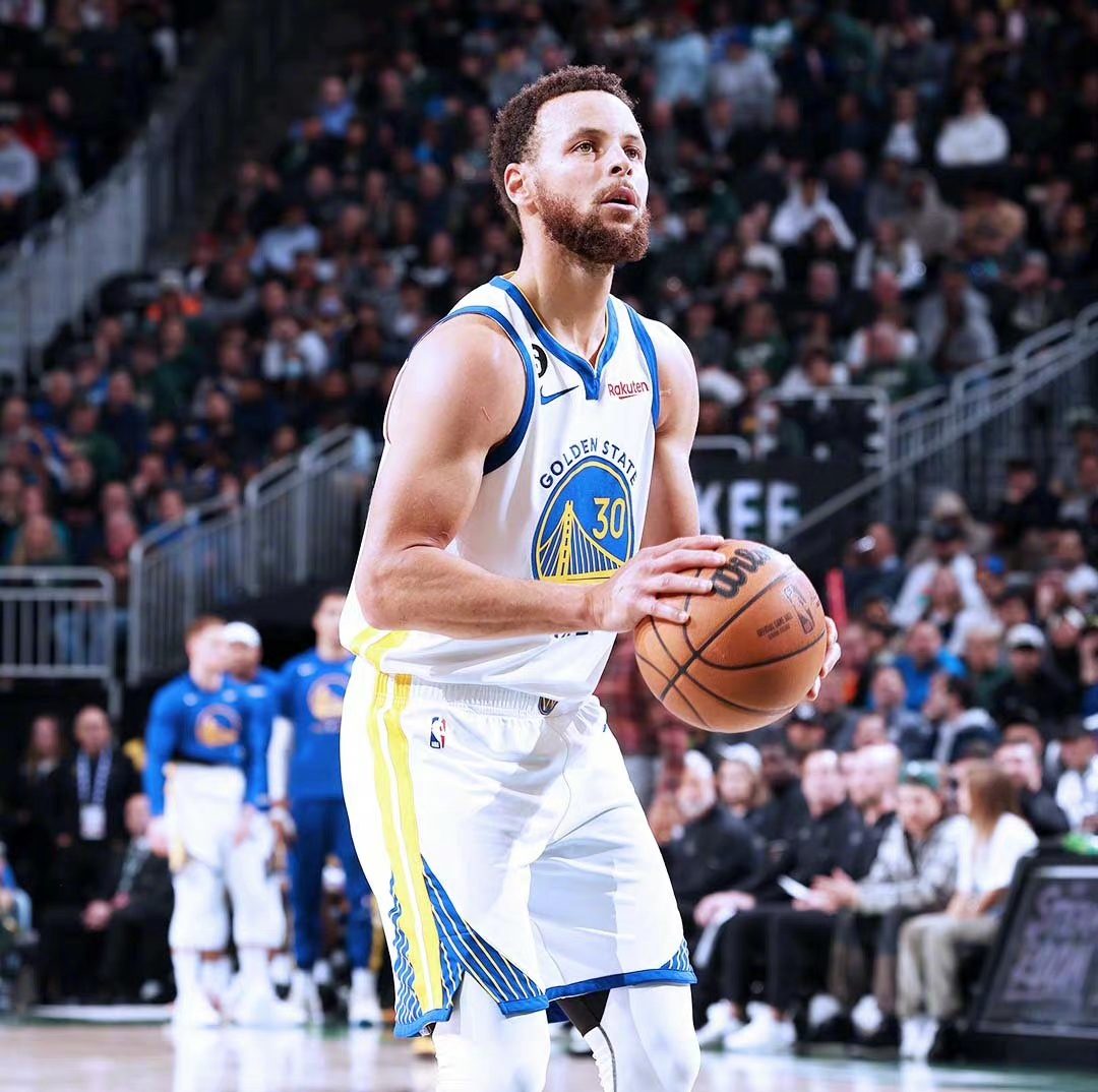 中欧体育平台登录风云突变阿森纳赛前状态回暖拜仁慕尼黑迎NBA常规赛关键赛，国际比赛日底特律活塞调整名单以备国王杯直接炸裂的简单介绍