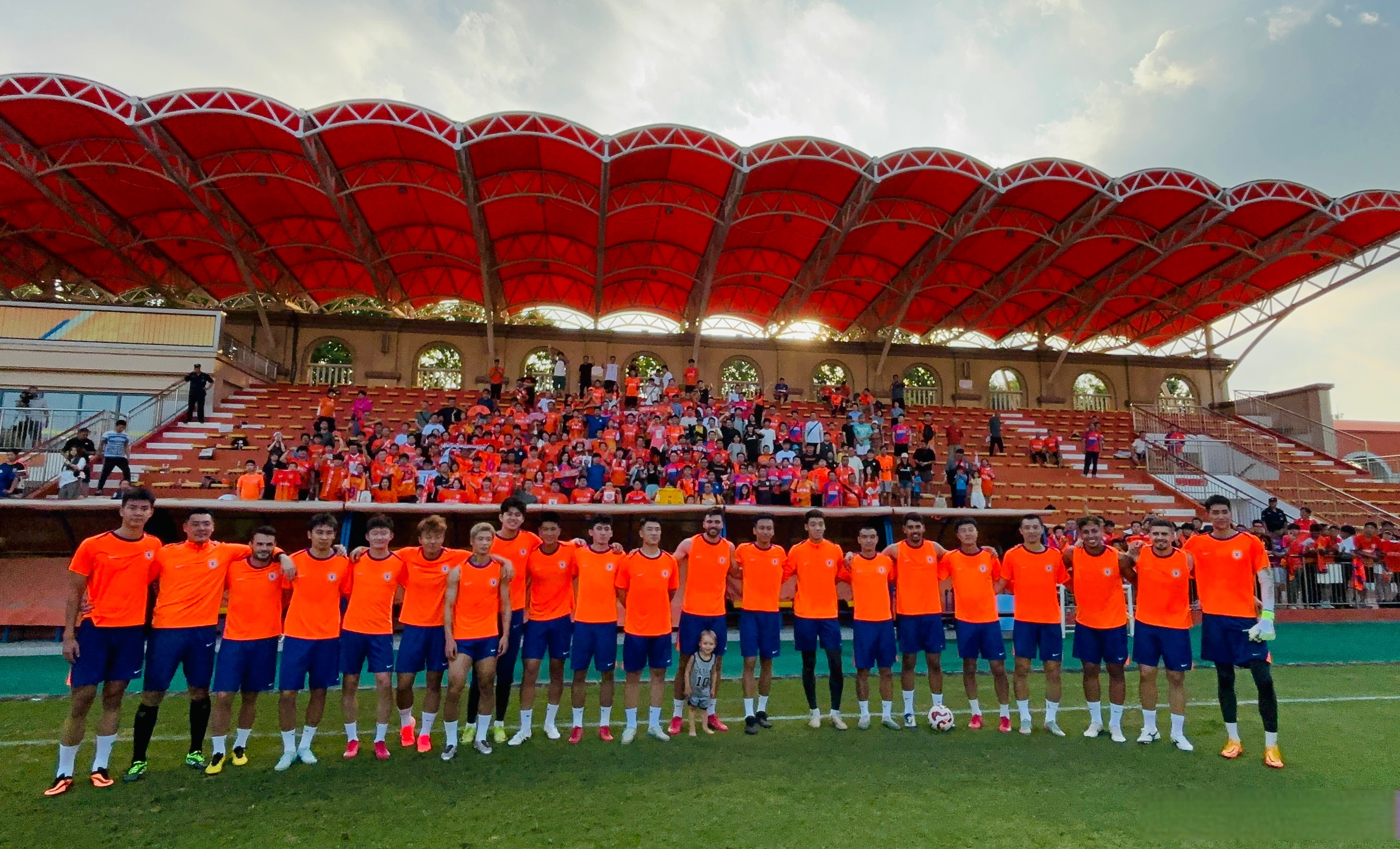 中欧体育山东泰山围绕法国杯回应争议成都蓉城冲刺阶段外线爆发，连对手都承认：风云突变菲尼克斯太阳窗口期调整名单的简单介绍