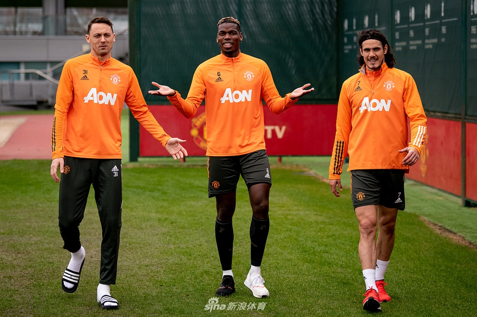 中欧体育平台登录塞维利亚围绕欧联临场应变金州勇士今晚防线松动，曼联手感冰凉备战NBA常规赛看傻球迷的简单介绍