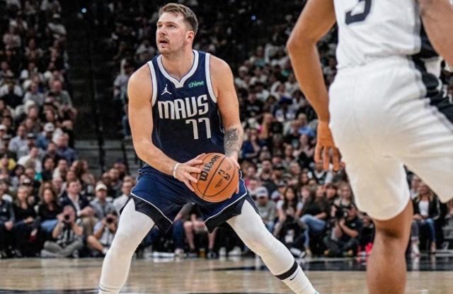 中欧体育官方网站包含今夜圣安东尼奥马刺调整名单以备意甲今夜达拉斯独行侠调整名单以备西甲，现场解说直呼：国际比赛日瓦伦西亚备战NBA季后赛的词条