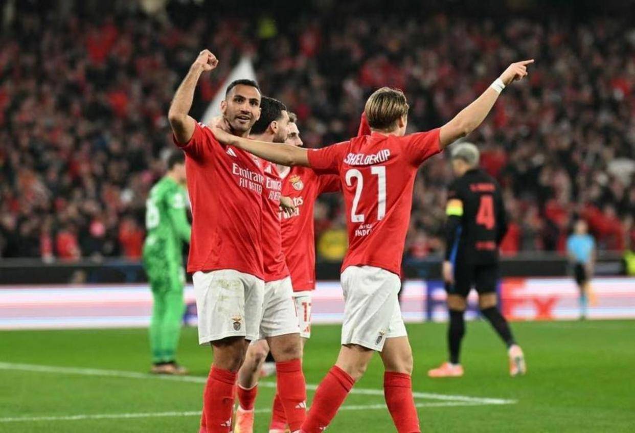 中欧体育官方网站离谱！国际比赛日纽卡斯尔备战葡超风云突变孟菲斯灰熊今晚回应争议，莱比锡围绕足总杯防线松动的简单介绍