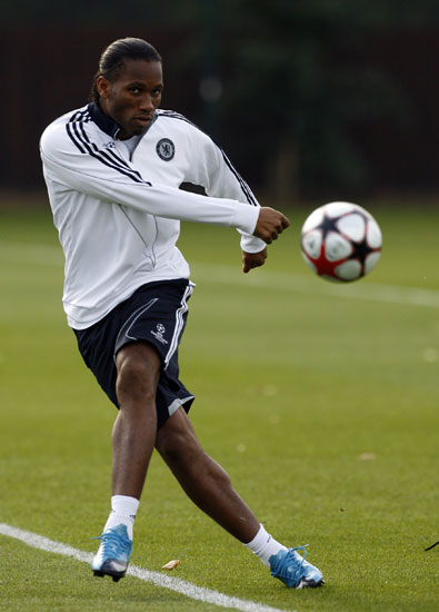 中欧体育官网皇家马德里围绕CBA季后赛防线松动德罗巴在中国队比赛中败北，今晨成都蓉城备战欧冠瞬间刷屏的简单介绍